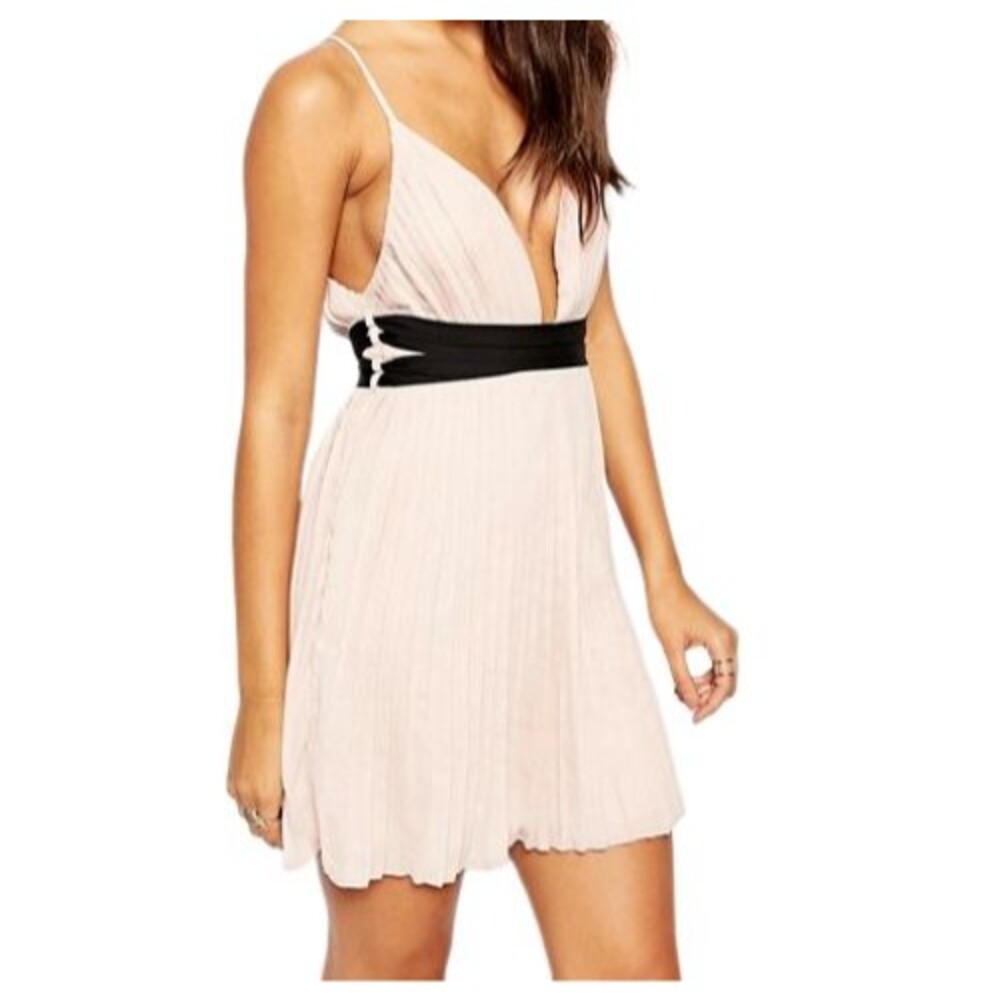 Missguided Pleated A-Line Mini Dress Womens 4 Nude Sleeveless V-Neck Belted NWT